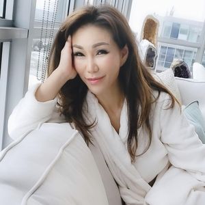 Meet your Posher, Mina